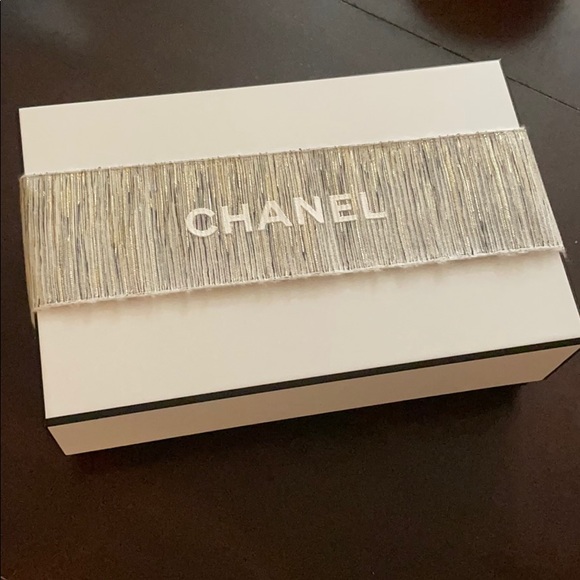 CHANEL Handbags - Chanel box !!